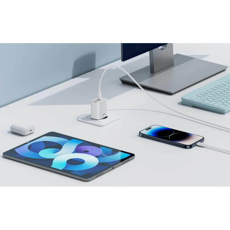 XO TYPE-C TO IP CHARGER WHITE