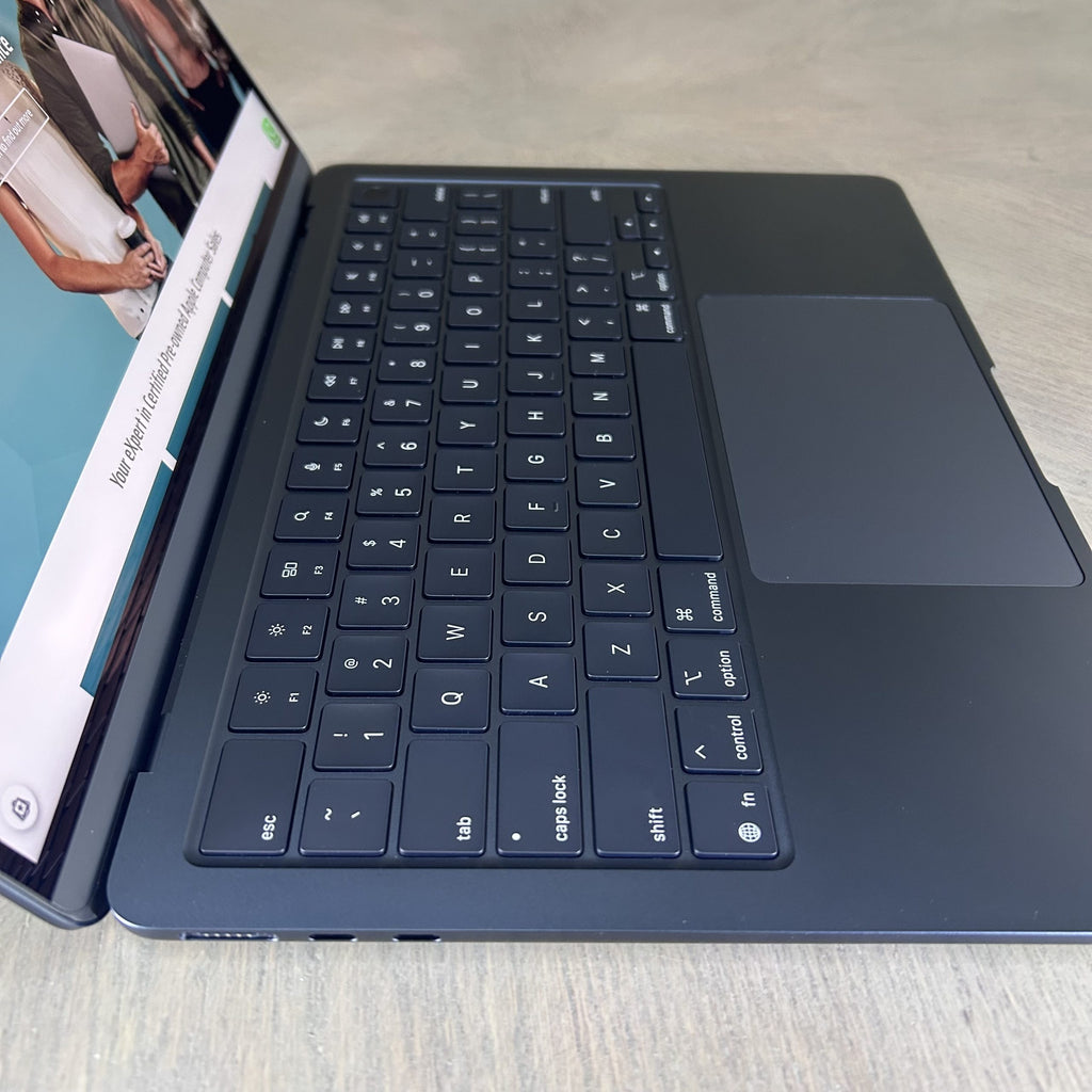 Apple MacBook A18 PRO 6-Core Chip