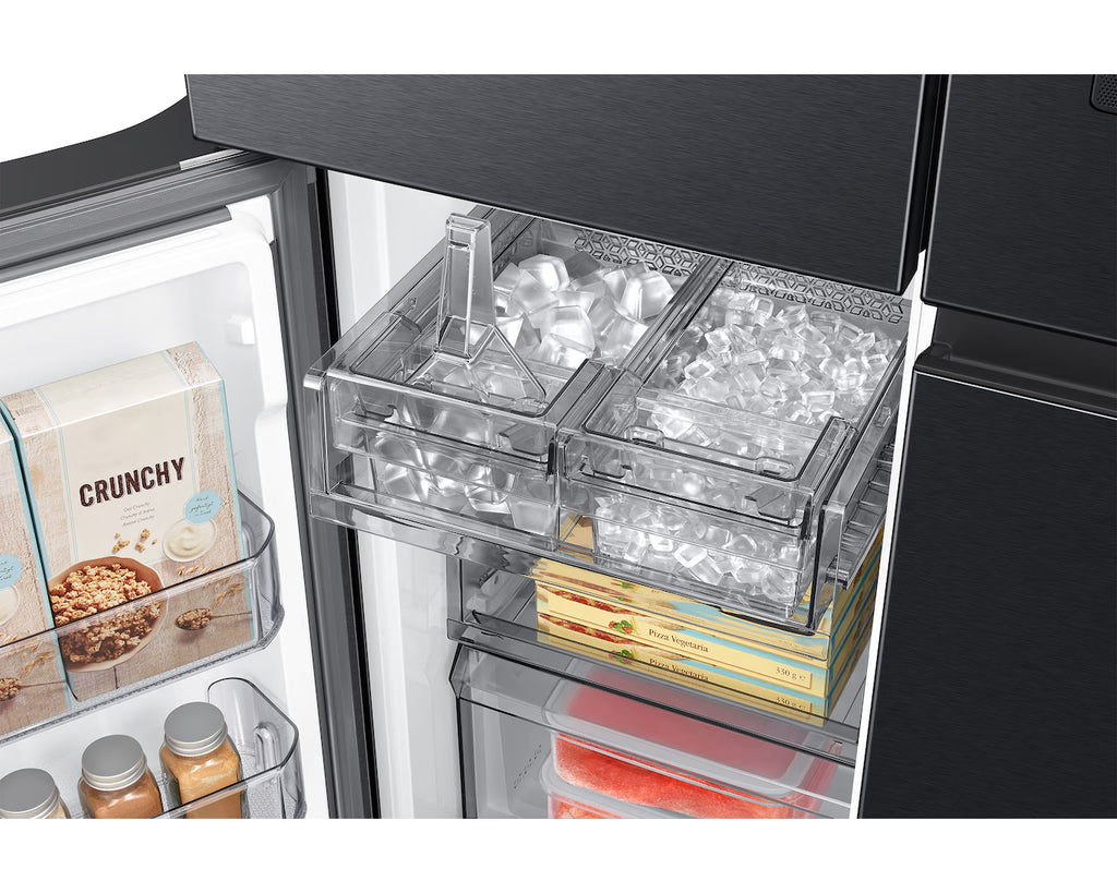 4 Door Refrigerator with 21.5% Family Hub Screen, Triple Cooling, 636 L-809L, Black WiFi