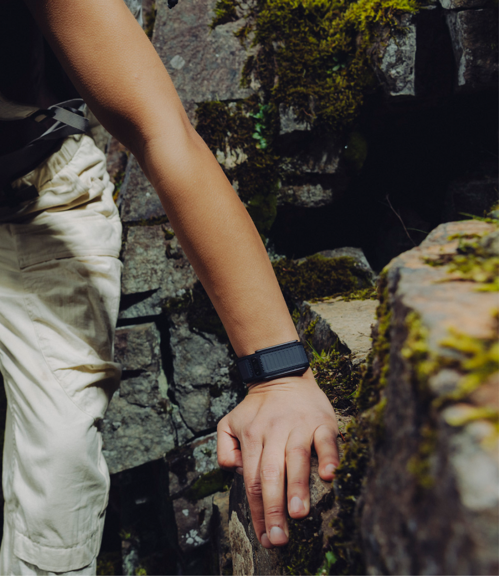 The WHOOP 5.0 Navigator Band Black